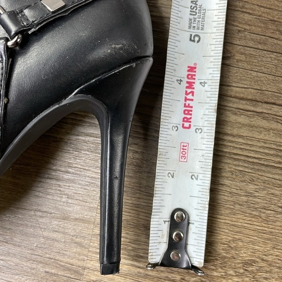 BCBGeneration Women’s Timoh Studded Pointed Toe Black Heeled Booties, size 7.5 - Picture 10 of 13